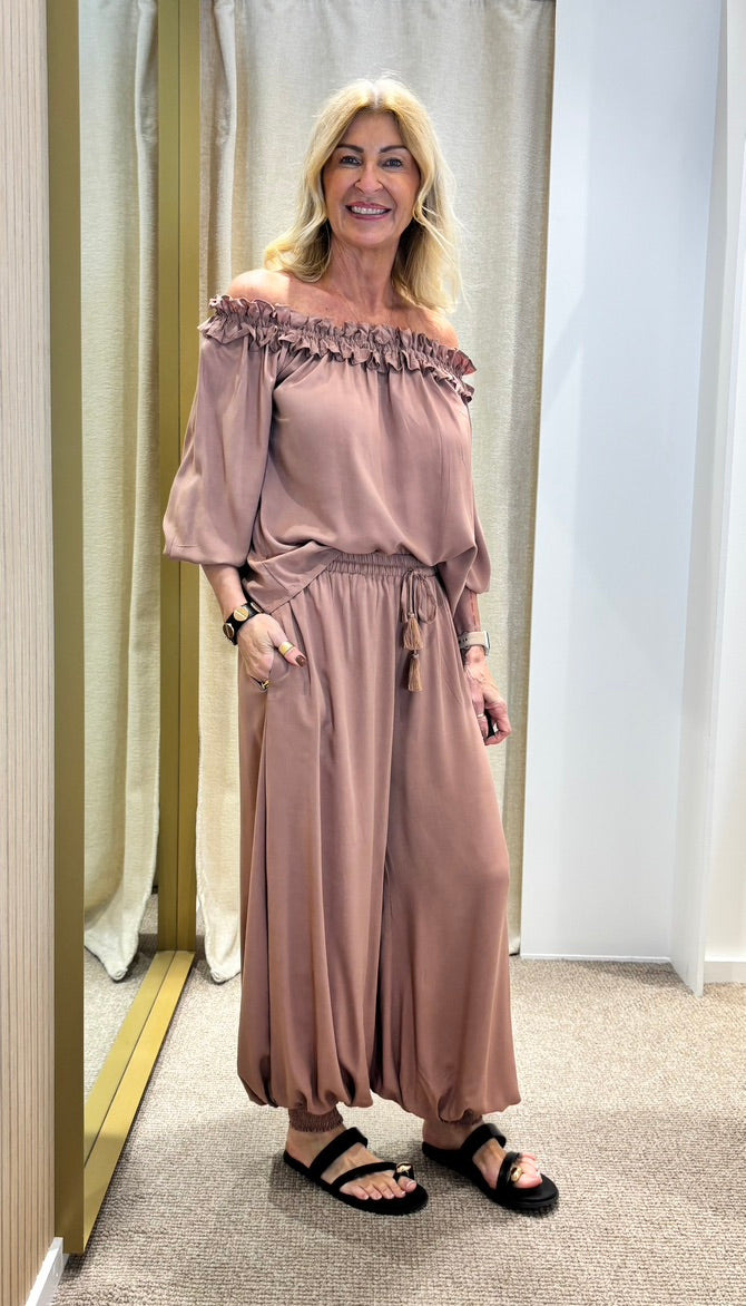 Sassy Off Shoulder Top L/S Milo